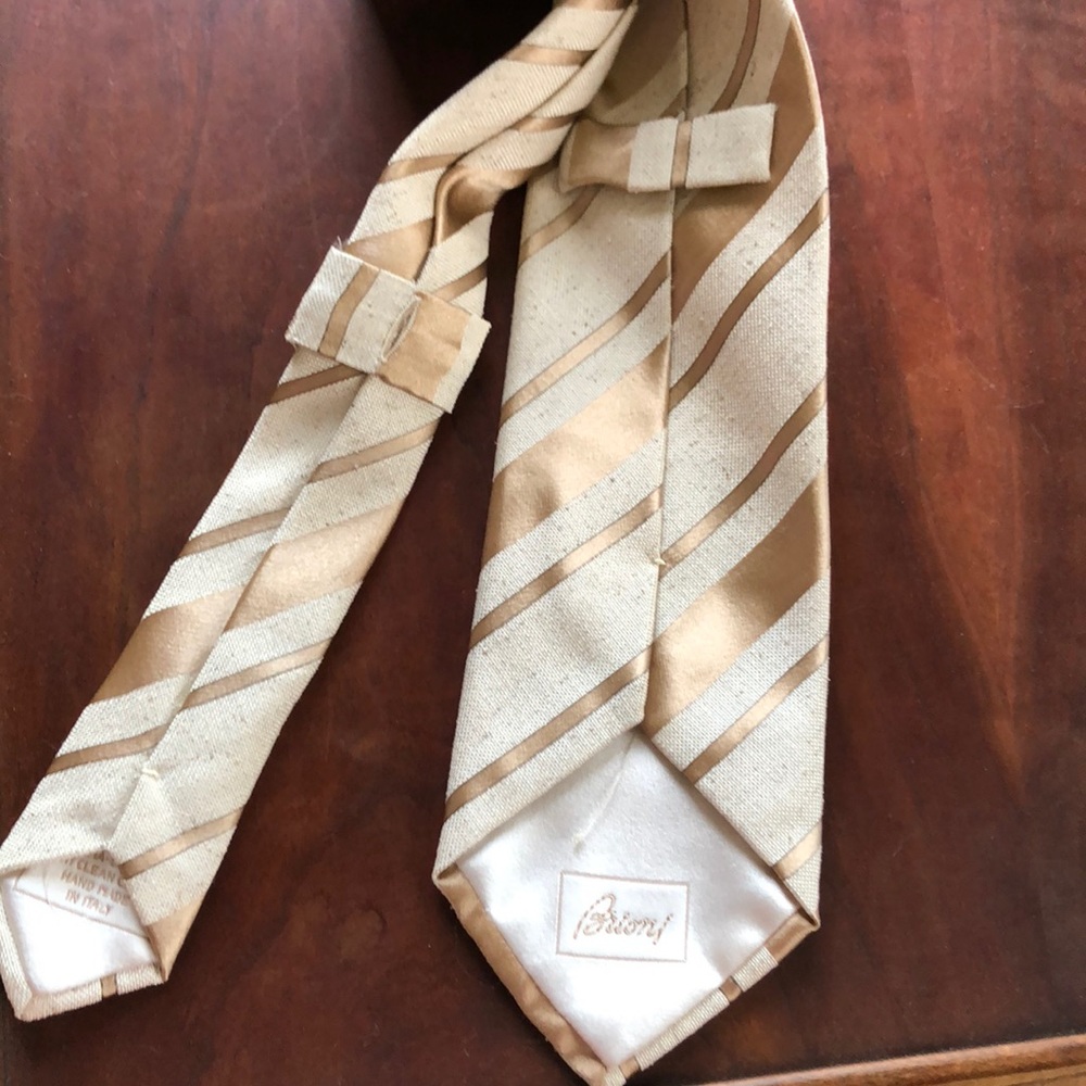 NWOT Brioni raw silk striped tie.